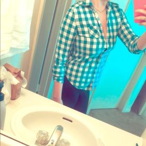 Women’s American Eagle plaid shirt